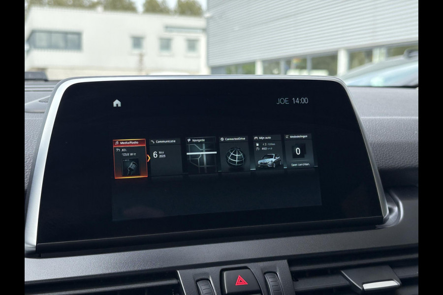 BMW 2 Serie Active Tourer 225xe iPerformance Executive | 225pk PHEV | Stoelverwarming | Camera | LED | Cruise Control |