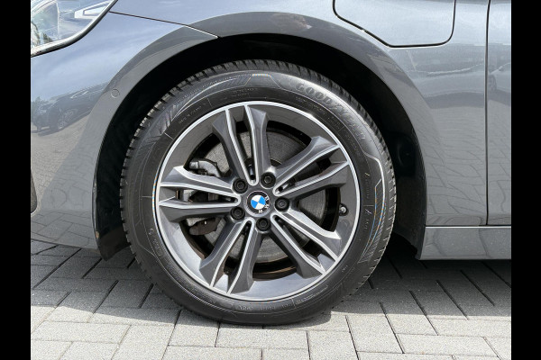 BMW 2 Serie Active Tourer 225xe iPerformance Executive | 225pk PHEV | Stoelverwarming | Camera | LED | Cruise Control |