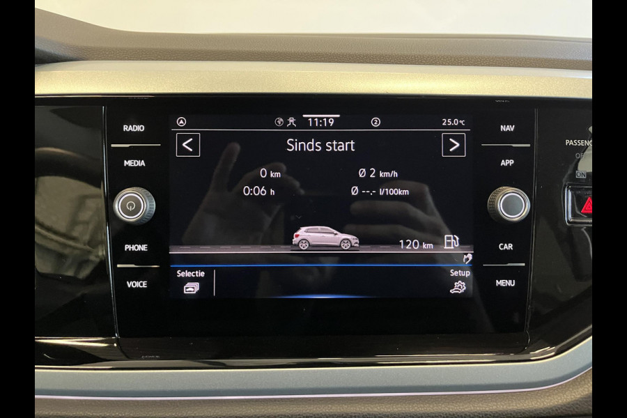 Volkswagen Polo 1.0 TSI Goal Automaat Navigatie Apple Carplay/Android Auto Parkeersensoren Adaptive Cruise Control Stoelverwarming Matrix LED koplampen Climate Control