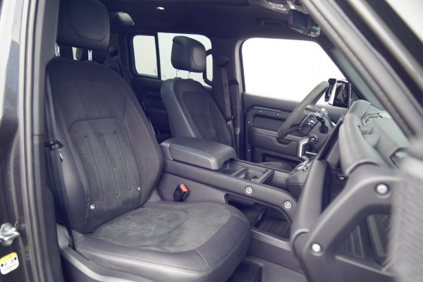 Land Rover Defender 110 5.0 P525 110 V8 / Pano / Trekhaak / Head-Up / Meridian Audio / 360 Camera / Compleet!