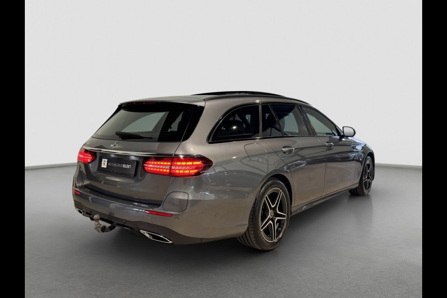 Mercedes-Benz E-Klasse Estate 300 e AMG | Pano | Trekhaak | Carplay | Sfeerverlichting | Camera | Dodehoek | 1e eigenaar