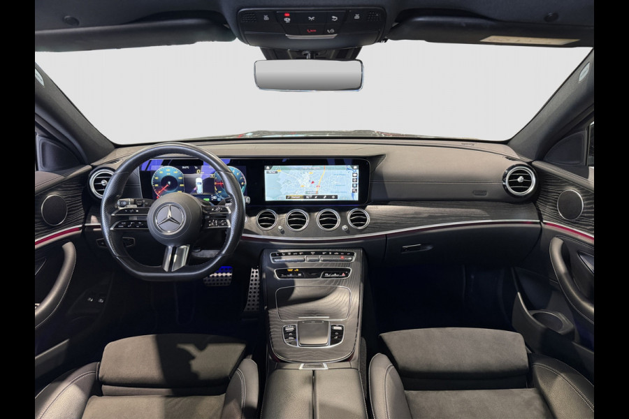 Mercedes-Benz E-Klasse Estate 300 e AMG | Pano | Trekhaak | Carplay | Sfeerverlichting | Camera | Dodehoek | 1e eigenaar