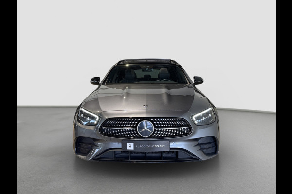 Mercedes-Benz E-Klasse Estate 300 e AMG | Pano | Trekhaak | Carplay | Sfeerverlichting | Camera | Dodehoek | 1e eigenaar