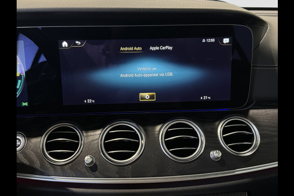 Mercedes-Benz E-Klasse Estate 300 e AMG | Pano | Trekhaak | Carplay | Sfeerverlichting | Camera | Dodehoek | 1e eigenaar