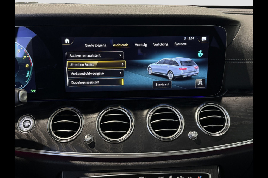 Mercedes-Benz E-Klasse Estate 300 e AMG | Pano | Trekhaak | Carplay | Sfeerverlichting | Camera | Dodehoek | 1e eigenaar