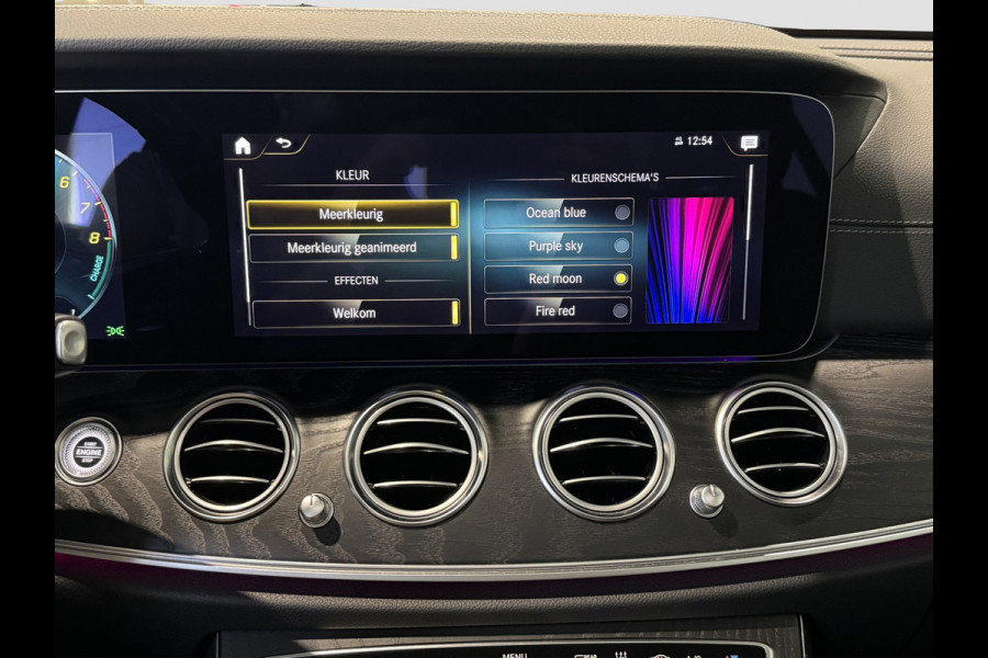 Mercedes-Benz E-Klasse Estate 300 e AMG | Pano | Trekhaak | Carplay | Sfeerverlichting | Camera | Dodehoek | 1e eigenaar