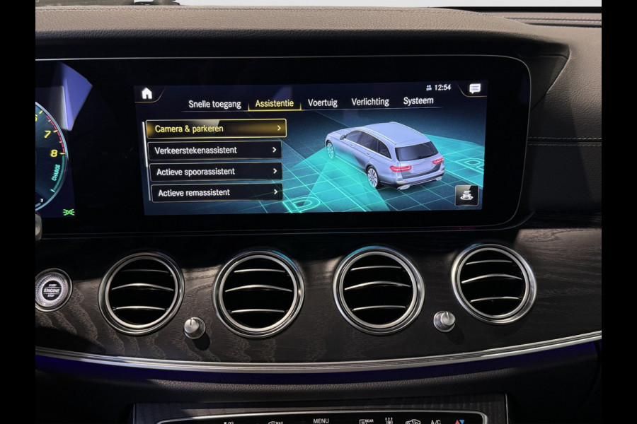 Mercedes-Benz E-Klasse Estate 300 e AMG | Pano | Trekhaak | Carplay | Sfeerverlichting | Camera | Dodehoek | 1e eigenaar