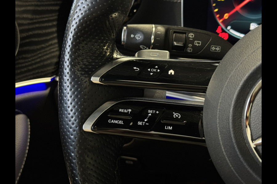 Mercedes-Benz E-Klasse Estate 300 e AMG | Pano | Trekhaak | Carplay | Sfeerverlichting | Camera | Dodehoek | 1e eigenaar