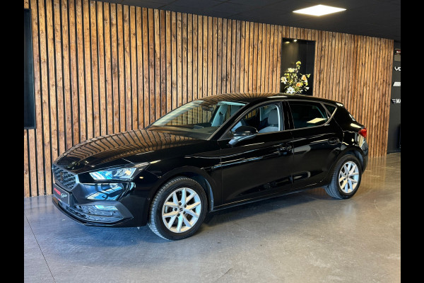Seat Leon Sportstourer 1.0 eTSI Style Business Intense / Carplay / Sfeerverlichting / Cruise control / Parkeersensoren