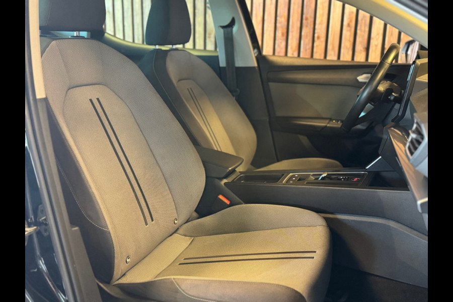Seat Leon Sportstourer 1.0 eTSI Style Business Intense / Carplay / Sfeerverlichting / Cruise control / Parkeersensoren