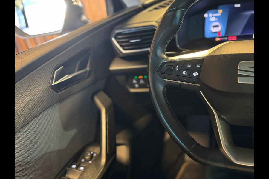 Seat Leon Sportstourer 1.0 eTSI Style Business Intense / Carplay / Sfeerverlichting / Cruise control / Parkeersensoren