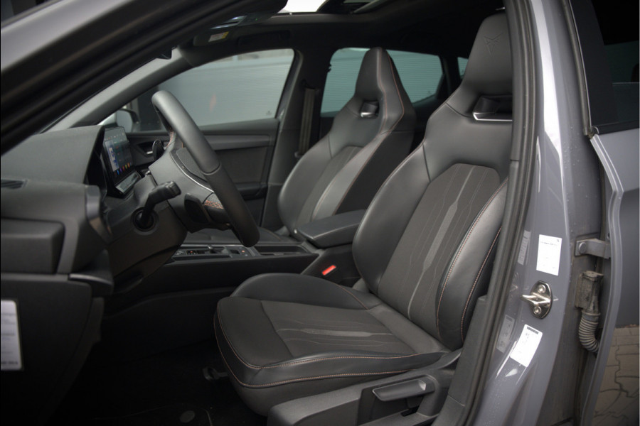 CUPRA Leon 1.4 e-Hybrid VZ Copper Edition | Panoramadak | Stoelverwarming | Stuurverwarming | Kuipstoelen | Camera | Adaptive Cruise Control | Keyless | Ambiance Verlichting | Apple Carplay |