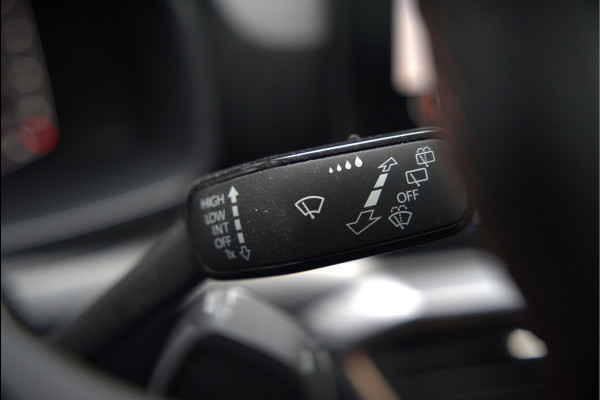 CUPRA Leon 1.4 e-Hybrid VZ Copper Edition | Panoramadak | Stoelverwarming | Stuurverwarming | Kuipstoelen | Camera | Adaptive Cruise Control | Keyless | Ambiance Verlichting | Apple Carplay |