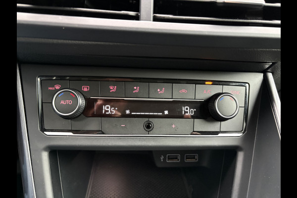 Volkswagen Polo 1.0 TSI Highline Airco - Apple carplay - Navigatie - Parkeersensoren - Parkeer assistent - Cruise control - Licht metalen velgen 16 inch - Lederen versnellingspook - Bluetooth - Led verlichting - Radio - Start/stop systeem - Stuur leder - Stuur multifunctioneel - Elektrische ramen