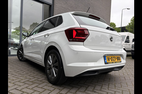 Volkswagen Polo 1.0 TSI Highline Airco - Apple carplay - Navigatie - Parkeersensoren - Parkeer assistent - Cruise control - Licht metalen velgen 16 inch - Lederen versnellingspook - Bluetooth - Led verlichting - Radio - Start/stop systeem - Stuur leder - Stuur multifunctioneel - Elektrische ramen