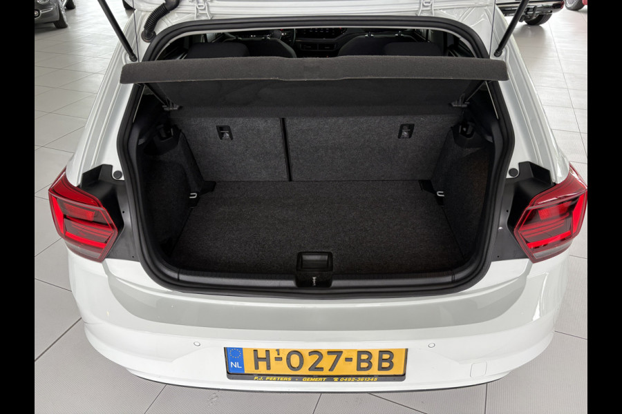 Volkswagen Polo 1.0 TSI Highline Airco - Apple carplay - Navigatie - Parkeersensoren - Parkeer assistent - Cruise control - Licht metalen velgen 16 inch - Lederen versnellingspook - Bluetooth - Led verlichting - Radio - Start/stop systeem - Stuur leder - Stuur multifunctioneel - Elektrische ramen