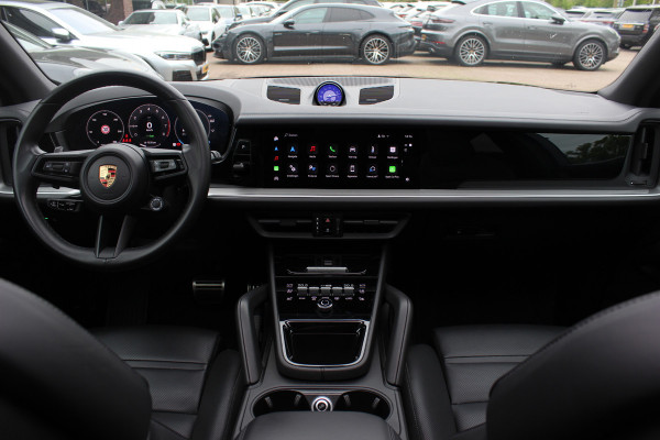 Porsche Cayenne 3.0 S E-Hybrid 519pk / Trekhaak / Panoramadak / 360Camera / Head-up / Achterasbesturing / Bose / 21'' / Luchtvering / Adaptieve Stoelen / Sportdesign+Chrono / Sportuiltaat / Stoelventilatie / Stoelverwarming 4x /