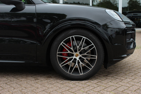 Porsche Cayenne 3.0 S E-Hybrid 519pk / Trekhaak / Panoramadak / 360Camera / Head-up / Achterasbesturing / Bose / 21'' / Luchtvering / Adaptieve Stoelen / Sportdesign+Chrono / Sportuiltaat / Stoelventilatie / Stoelverwarming 4x /