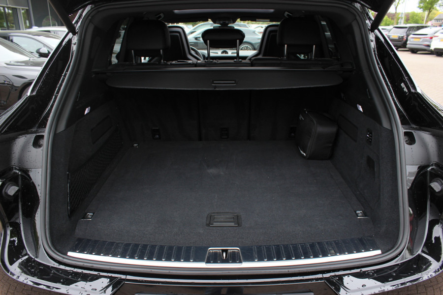 Porsche Cayenne 3.0 S E-Hybrid 519pk / Trekhaak / Panoramadak / 360Camera / Head-up / Achterasbesturing / Bose / 21'' / Luchtvering / Adaptieve Stoelen / Sportdesign+Chrono / Sportuiltaat / Stoelventilatie / Stoelverwarming 4x /