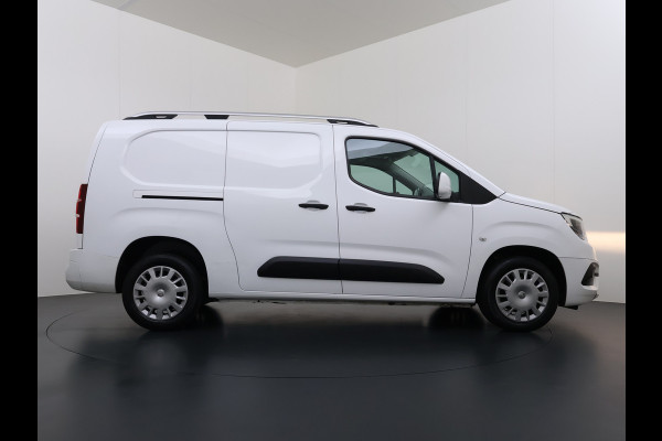 Opel Combo 1.5D 131PK L2H1 Trekhaak Euro 6 Airco Navi Camera Euro 6 Cruise Control Pdc DAB Edition Schuifdeur Betonplex Vloer Wandbetimmering 1.200KG Trekgewicht 1e Eigenaar Zeer compleet!