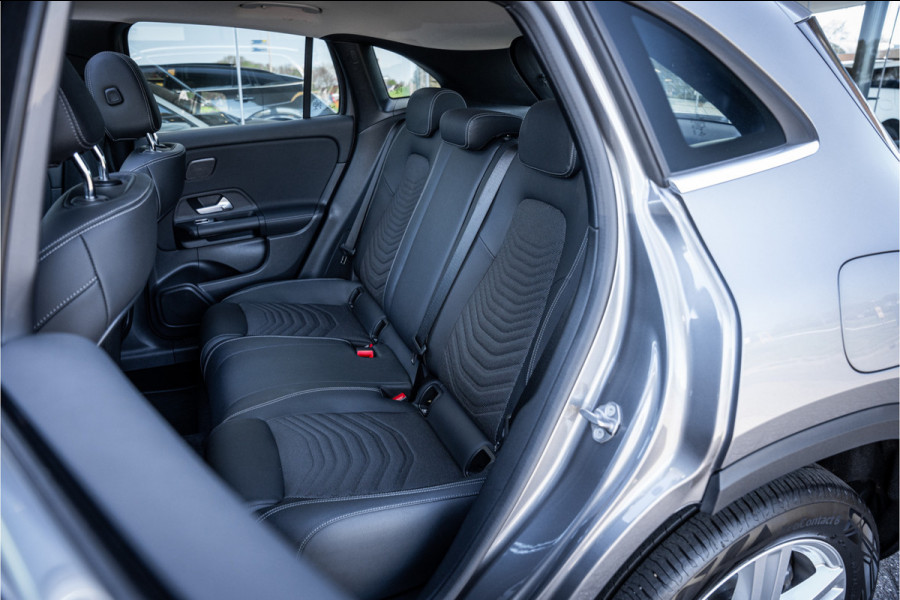 Mercedes-Benz GLA 250 e Style ** Panodak ** Trekhaak ** LED **