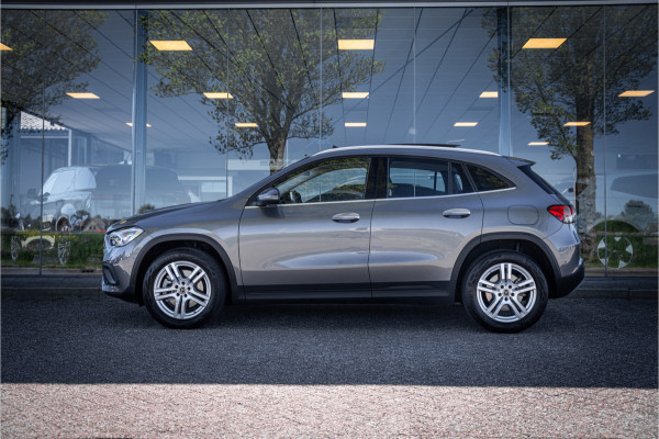 Mercedes-Benz GLA 250 e Style ** Panodak ** Trekhaak ** LED **