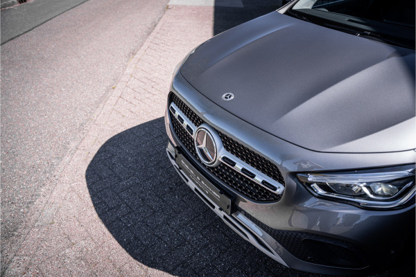 Mercedes-Benz GLA 250 e Style ** Panodak ** Trekhaak ** LED **