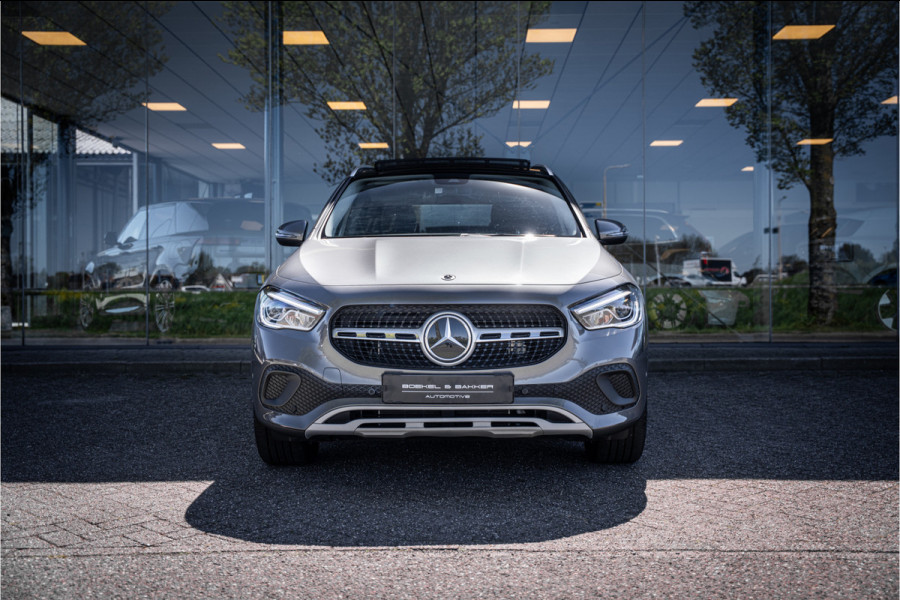 Mercedes-Benz GLA 250 e Style ** Panodak ** Trekhaak ** LED **