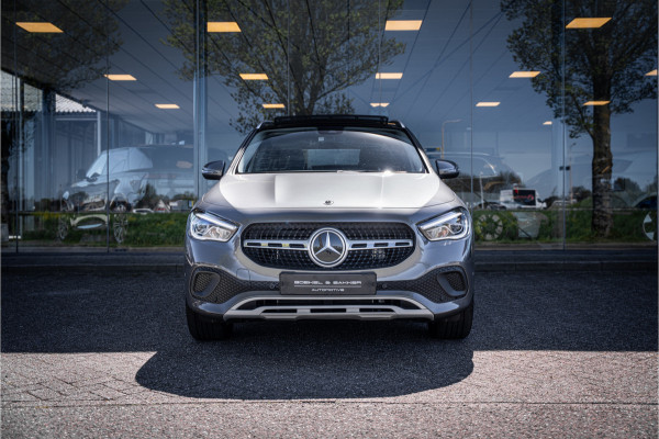 Mercedes-Benz GLA 250 e Style ** Panodak ** Trekhaak ** LED **