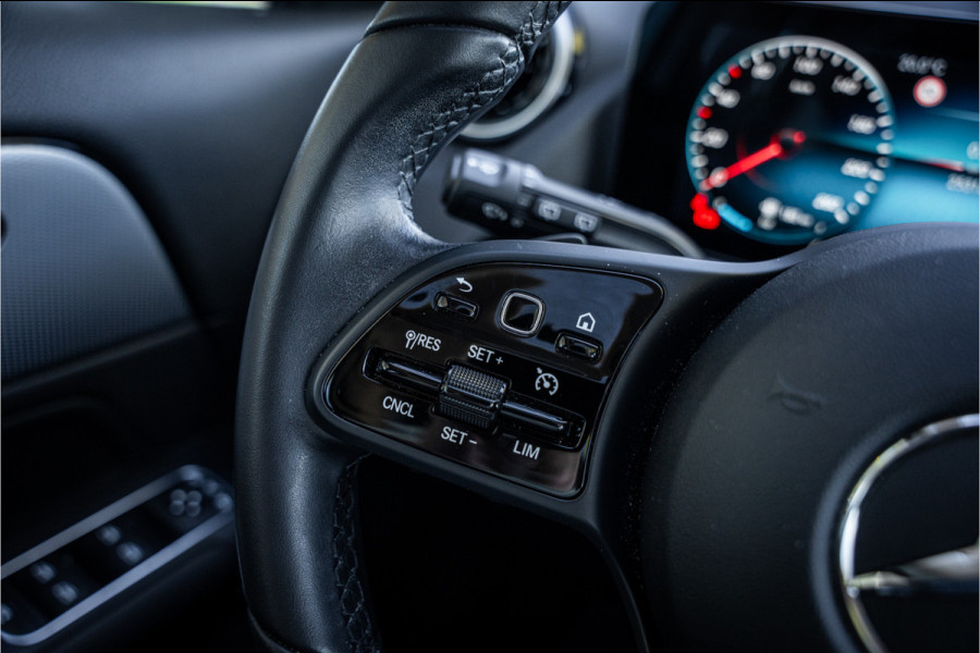Mercedes-Benz GLA 250 e Style ** Panodak ** Trekhaak ** LED **