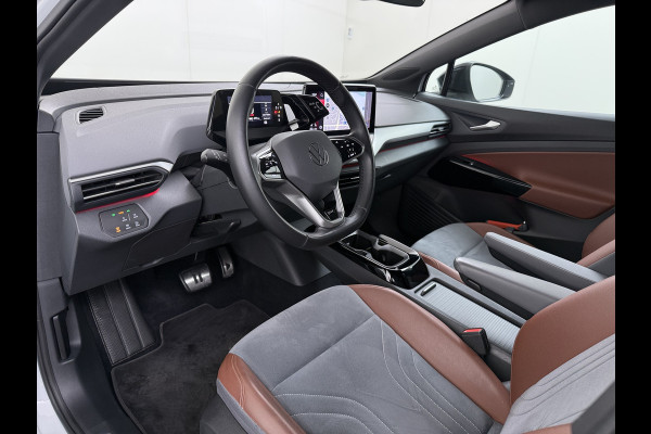 Volkswagen ID.4 First 82kWh Trekhaak Warmtepomp SOH 90% Adap.Cruise Stoelverwarming Apple Carplay Android Auto Navi Ecc Camera Lmv 20" Voorruitverwarming Privacy Glas Led DAB 1.000KG Trekgewicht Origineel Nederlandse Auto