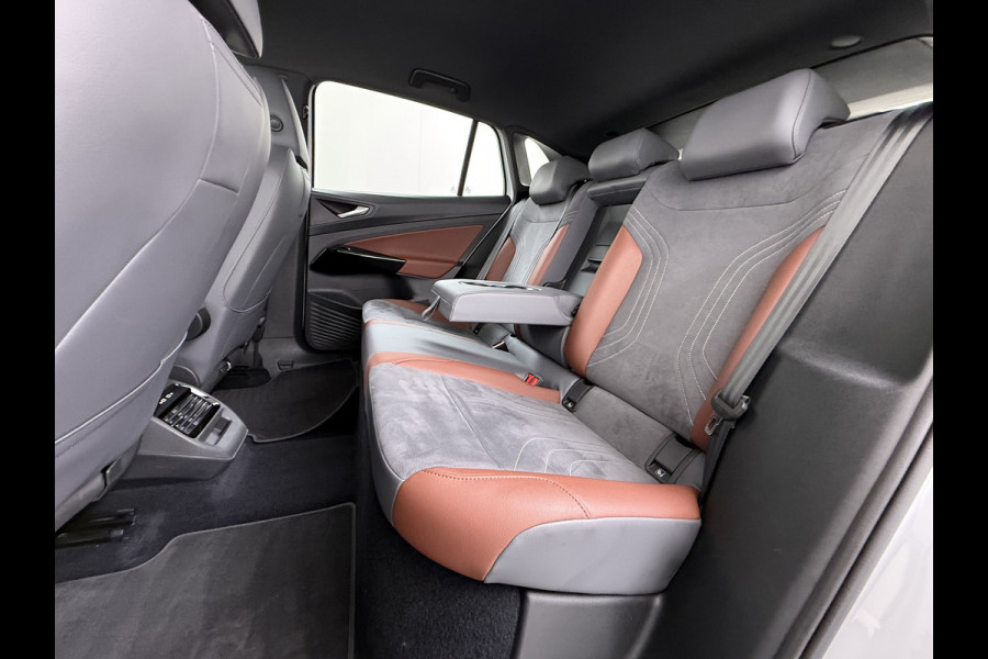 Volkswagen ID.4 First 82kWh Trekhaak Warmtepomp SOH 90% Adap.Cruise Stoelverwarming Apple Carplay Android Auto Navi Ecc Camera Lmv 20" Voorruitverwarming Privacy Glas Led DAB 1.000KG Trekgewicht Origineel Nederlandse Auto
