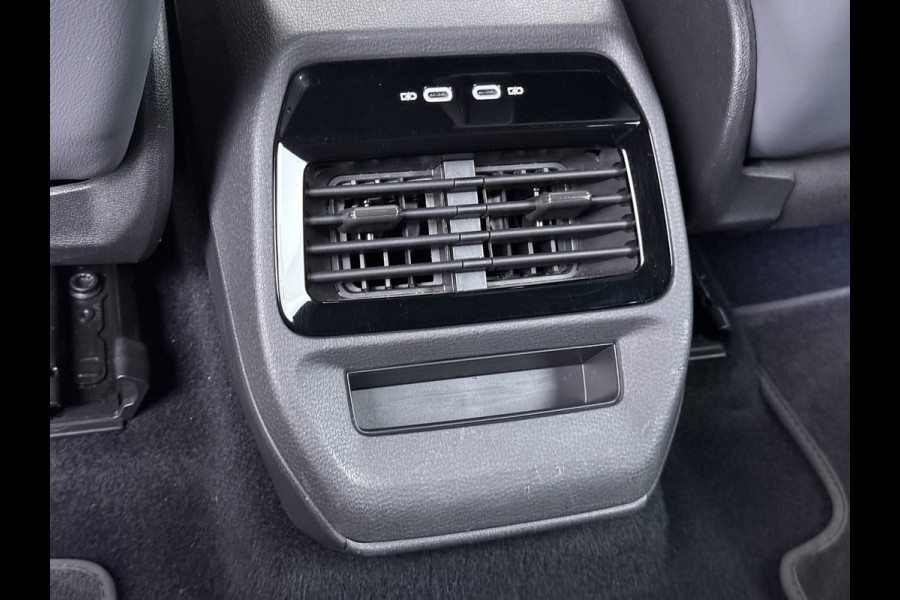 Volkswagen ID.4 First 82kWh Trekhaak Warmtepomp SOH 90% Adap.Cruise Stoelverwarming Apple Carplay Android Auto Navi Ecc Camera Lmv 20" Voorruitverwarming Privacy Glas Led DAB 1.000KG Trekgewicht Origineel Nederlandse Auto