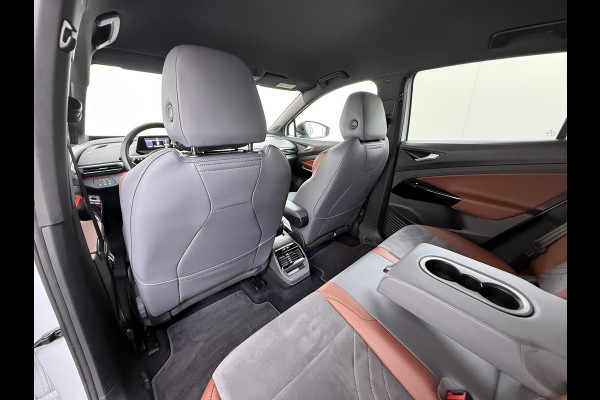 Volkswagen ID.4 First 82kWh Trekhaak Warmtepomp SOH 90% Adap.Cruise Stoelverwarming Apple Carplay Android Auto Navi Ecc Camera Lmv 20" Voorruitverwarming Privacy Glas Led DAB 1.000KG Trekgewicht Origineel Nederlandse Auto