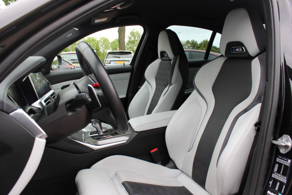 BMW 3 Serie M3 Competition / 360Camera / Carbon / Head-up / Keyless / Leder / 19'' / CarPlay / Dealer onderhouden / Stuur+Stoelverwarming / Dodehoek / DAB / ACC