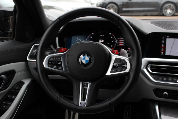 BMW 3 Serie M3 Competition / 360Camera / Carbon / Head-up / Keyless / Leder / 19'' / CarPlay / Dealer onderhouden / Stuur+Stoelverwarming / Dodehoek / DAB / ACC