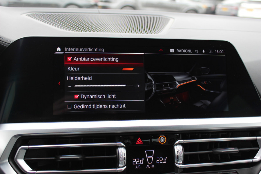 BMW 3 Serie M3 Competition / 360Camera / Carbon / Head-up / Keyless / Leder / 19'' / CarPlay / Dealer onderhouden / Stuur+Stoelverwarming / Dodehoek / DAB / ACC