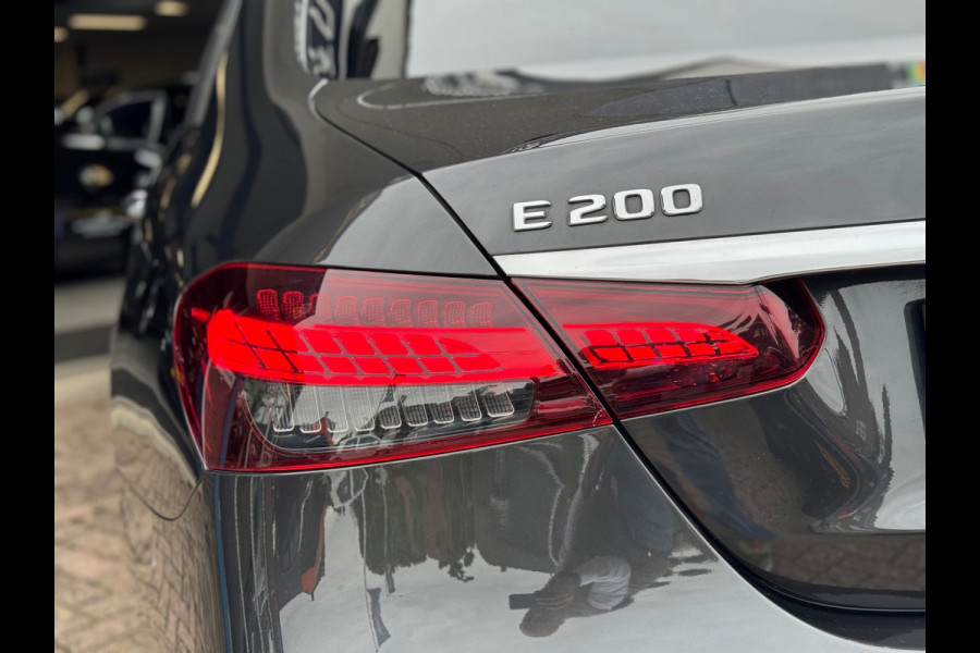 Mercedes-Benz E-Klasse 200 AMG 2022 AUT NAVI LEDER LM NAP!