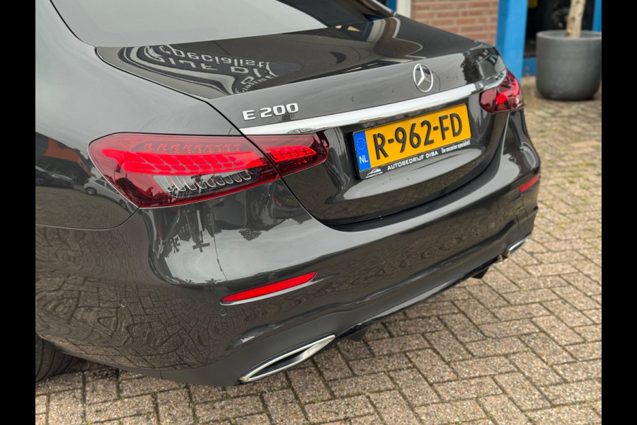 Mercedes-Benz E-Klasse 200 AMG 2022 AUT NAVI LEDER LM NAP!