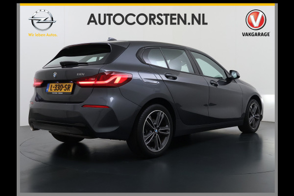 BMW 1-serie 118i AUT-7 Sport Line Apple Carplay Android Navi 1/2 Leer Live cockpit pro Shadow-line Stoelverwarming Ecc Cruise Control Pdc Bu Lmv 17" Led DAB Regen-Lichtsensor Verkeersbord detectie Rijstrooksensor Dealeronderhouden