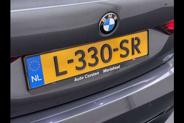 BMW 1-serie 118i AUT-7 Sport Line Apple Carplay Android Navi 1/2 Leer Live cockpit pro Shadow-line Stoelverwarming Ecc Cruise Control Pdc Bu Lmv 17" Led DAB Regen-Lichtsensor Verkeersbord detectie Rijstrooksensor Dealeronderhouden