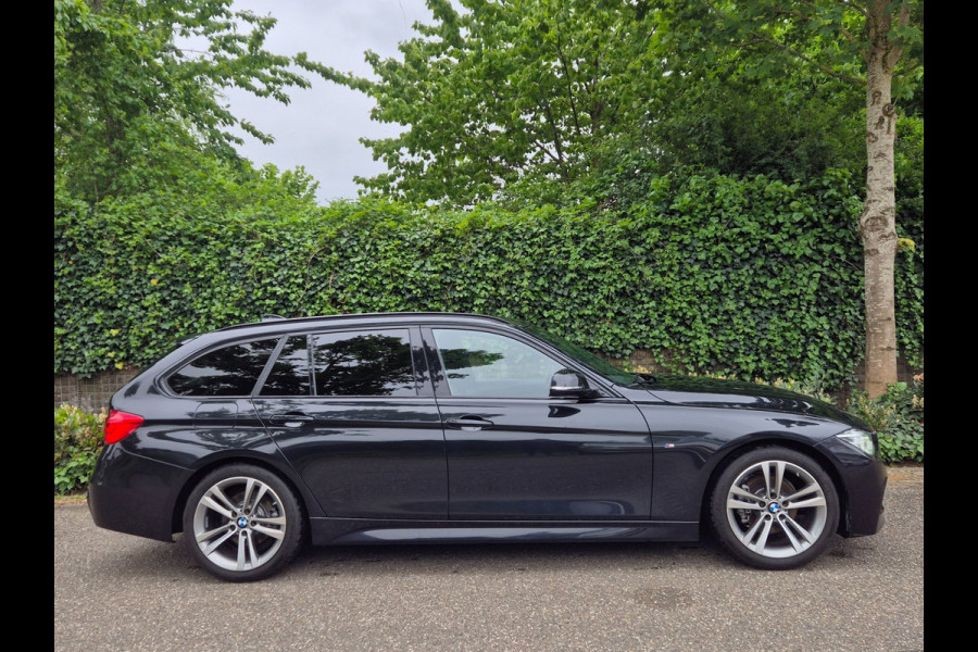 BMW 3 Serie Touring 320i M Sport B48 Apple CarPlay Trekhaak Shadowline GR Navi Touch DAB+ 320i Corporate Lease High Executive