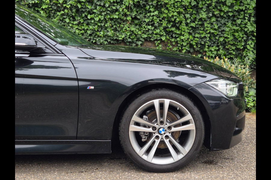BMW 3 Serie Touring 320i M Sport B48 Apple CarPlay Trekhaak Shadowline GR Navi Touch DAB+ 320i Corporate Lease High Executive