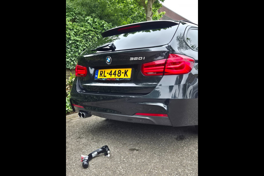 BMW 3 Serie Touring 320i M Sport B48 Apple CarPlay Trekhaak Shadowline GR Navi Touch DAB+ 320i Corporate Lease High Executive