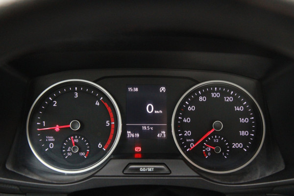 Volkswagen Crafter 35 2.0 TDI H2 DC / Pick up / open laadbak / 5 pers / Trekhaak