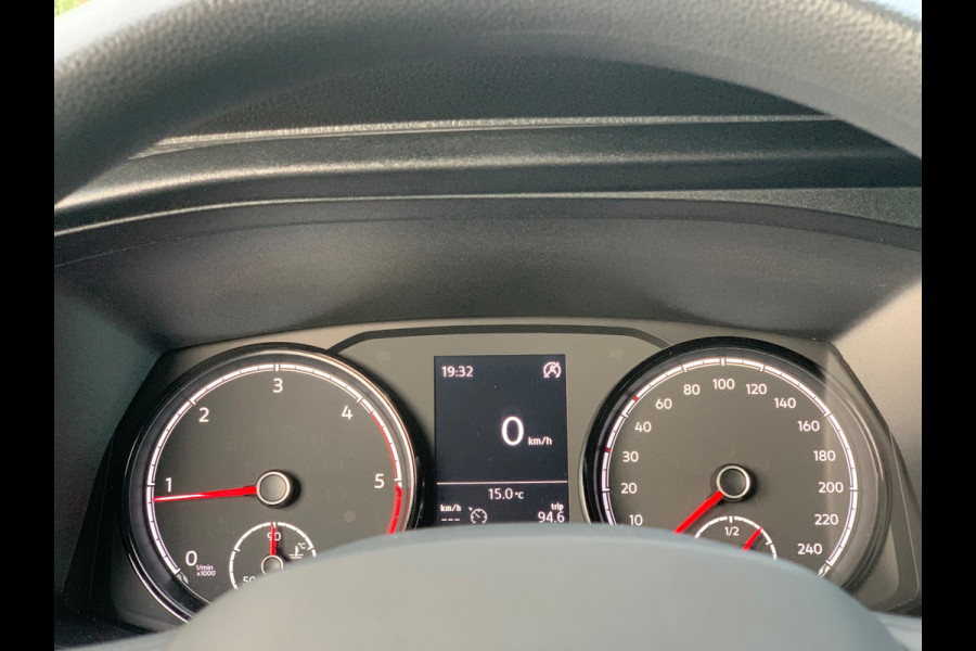 Volkswagen Transporter 2.0 TDI L2H1 30 DC DUBBELCABINE 2021 GARANTIE
