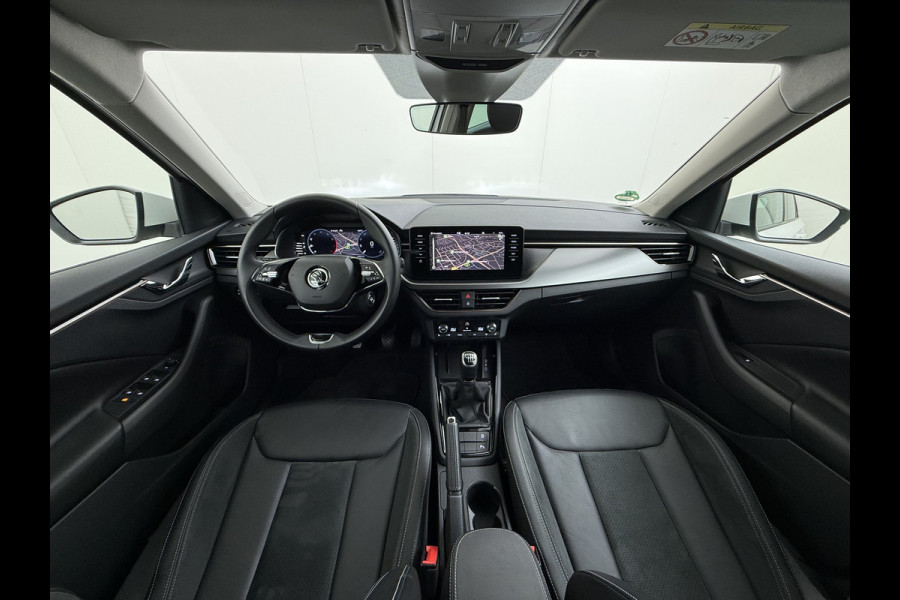 Škoda Kamiq 1.0TSI 1/2 Leder Elek.Stoel+Verwarmd Apple Camera Android Auto Navi Ecc Camera Cruise Control Pdc Business Edition Draadloze Tel.lader Lmv 16" Isofix Voorruitverwarming DAB Led 1e Eigenaar Origineel Nederlandse Auto