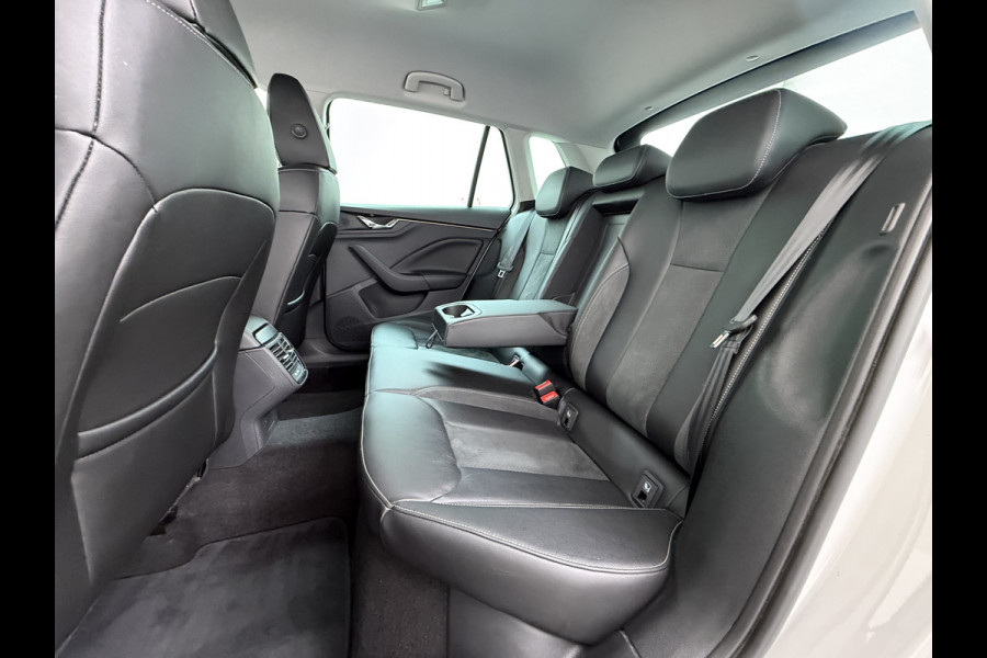 Škoda Kamiq 1.0TSI 1/2 Leder Elek.Stoel+Verwarmd Apple Camera Android Auto Navi Ecc Camera Cruise Control Pdc Business Edition Draadloze Tel.lader Lmv 16" Isofix Voorruitverwarming DAB Led 1e Eigenaar Origineel Nederlandse Auto