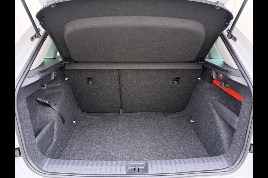 Škoda Kamiq 1.0TSI 1/2 Leder Elek.Stoel+Verwarmd Apple Camera Android Auto Navi Ecc Camera Cruise Control Pdc Business Edition Draadloze Tel.lader Lmv 16" Isofix Voorruitverwarming DAB Led 1e Eigenaar Origineel Nederlandse Auto