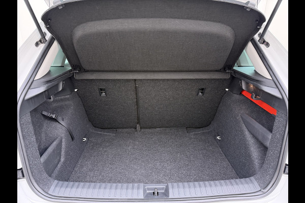Škoda Kamiq 1.0TSI 1/2 Leder Elek.Stoel+Verwarmd Apple Camera Android Auto Navi Ecc Camera Cruise Control Pdc Business Edition Draadloze Tel.lader Lmv 16" Isofix Voorruitverwarming DAB Led 1e Eigenaar Origineel Nederlandse Auto